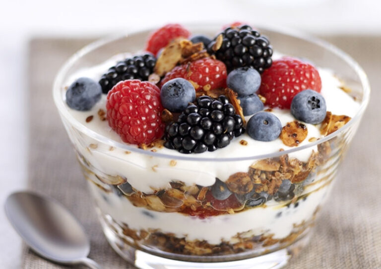 Fruit Dessert: Berry Yogurt Parfait